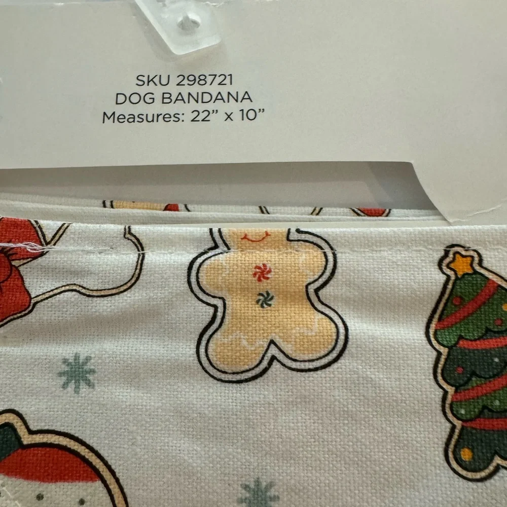 Kirkland’s Christmas Set of 2 Dog Bandanas 22 x 10”